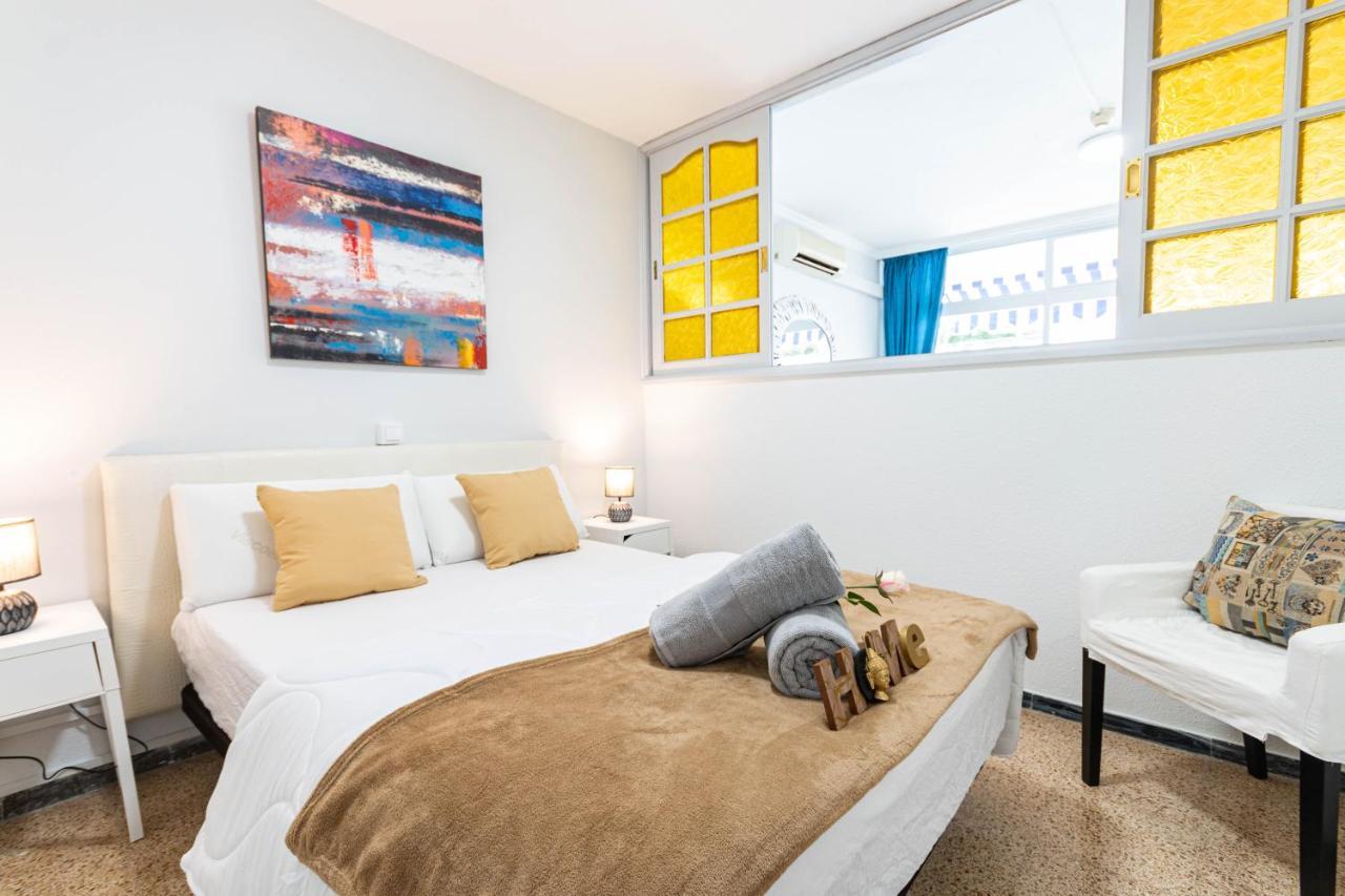 Serenity Yumbo: Beachside Apartment with Free Wi-Fi and Concierge Playa del Ingles  Exterior photo