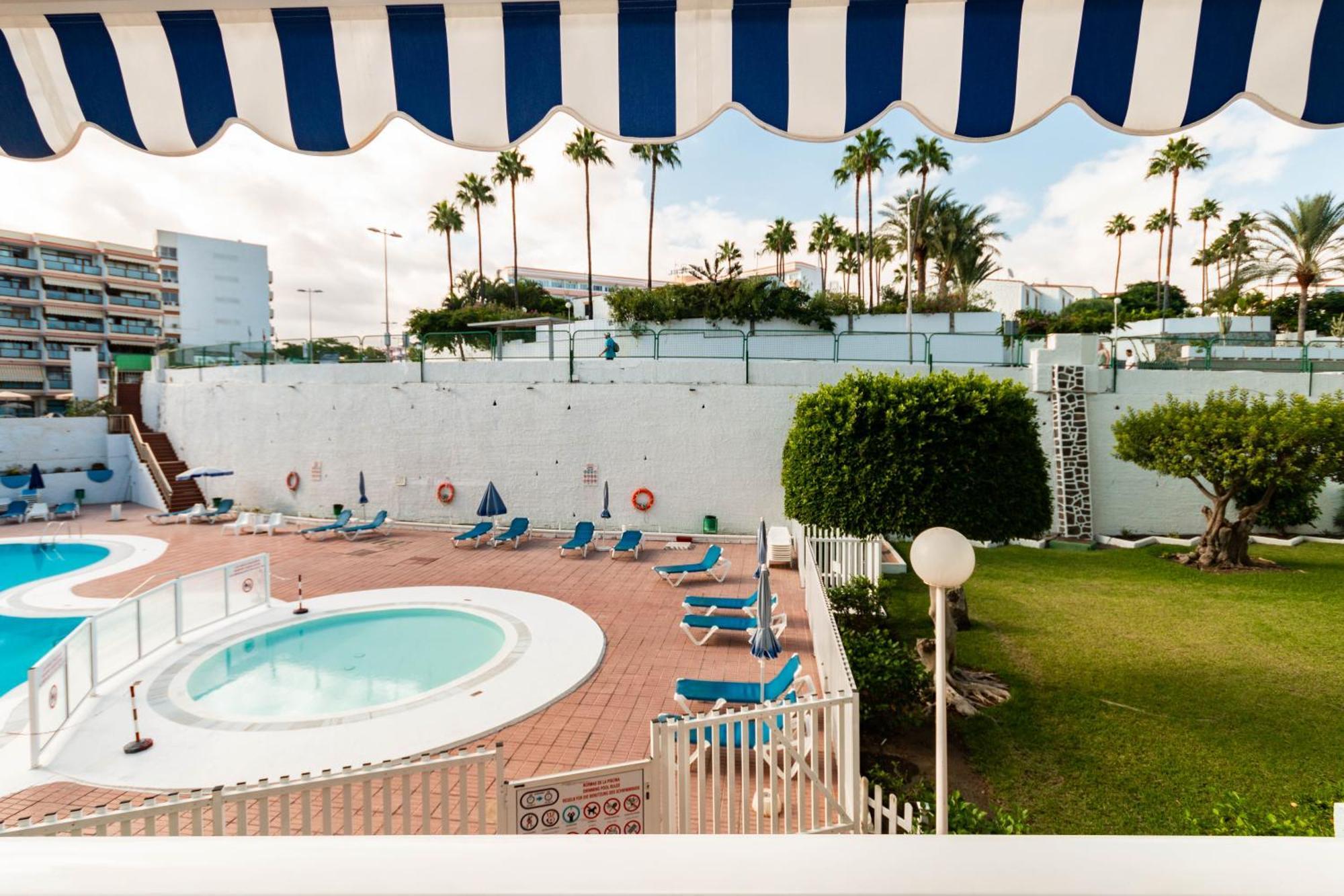Serenity Yumbo: Beachside Apartment with Free Wi-Fi and Concierge Playa del Ingles  Exterior photo