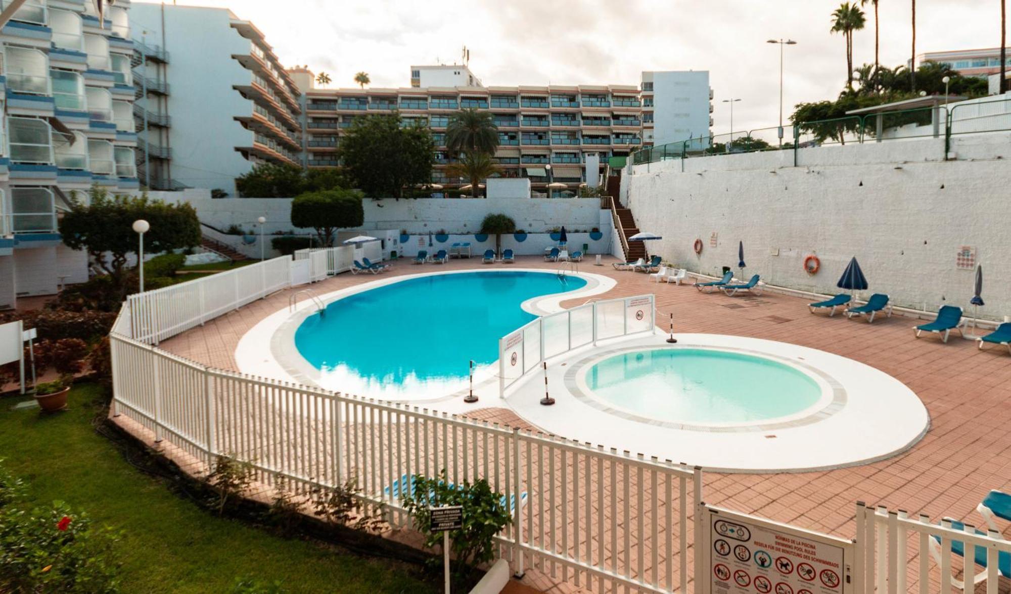 Serenity Yumbo: Beachside Apartment with Free Wi-Fi and Concierge Playa del Ingles  Exterior photo